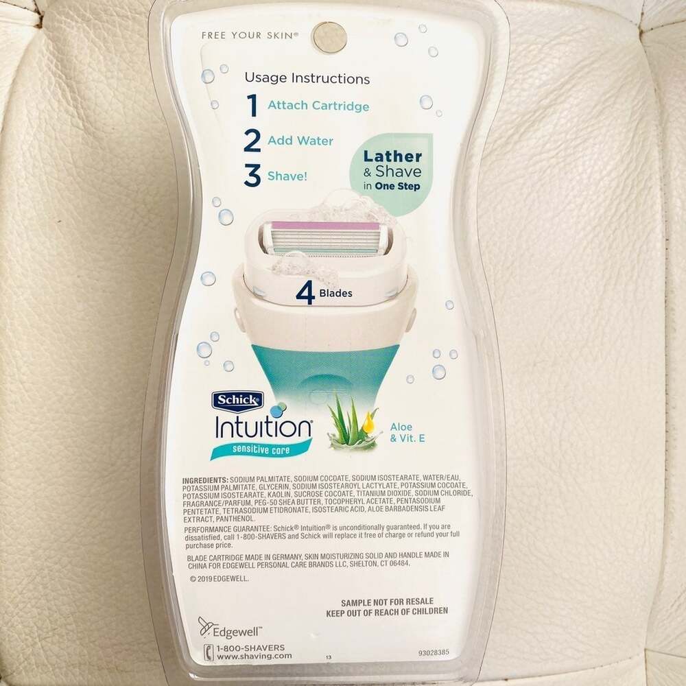 2x Schick Intuition New Razor & Cartridge - Picture 3 of 3
